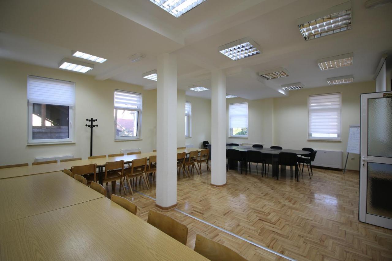 Hostel Teresianum Aleksinac Bagian luar foto