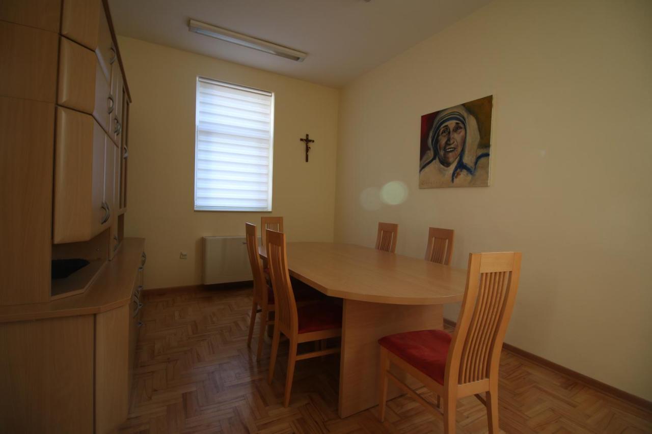 Hostel Teresianum Aleksinac Bagian luar foto