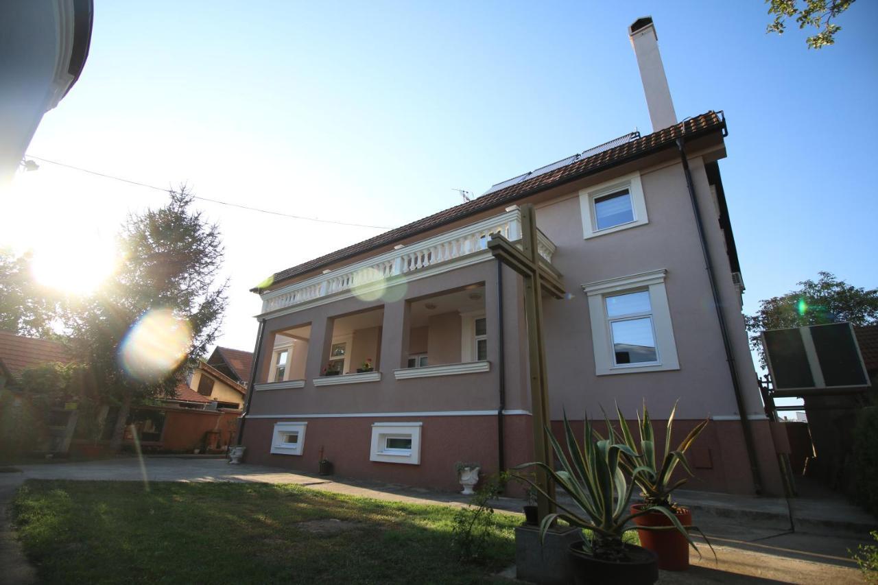 Hostel Teresianum Aleksinac Bagian luar foto
