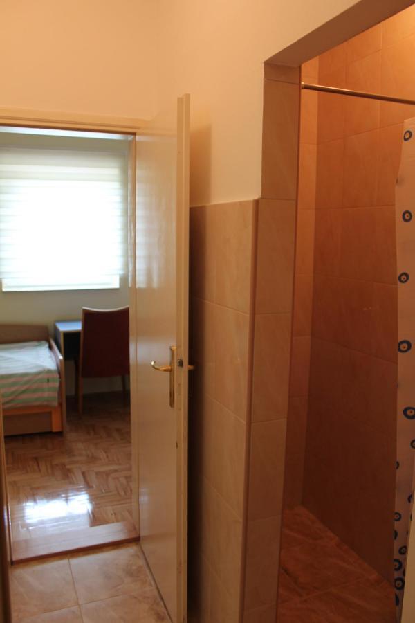 Hostel Teresianum Aleksinac Bagian luar foto