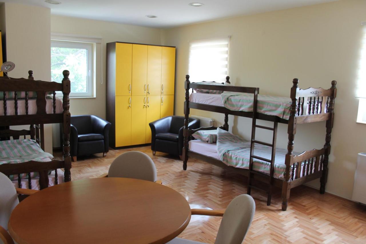 Hostel Teresianum Aleksinac Bagian luar foto
