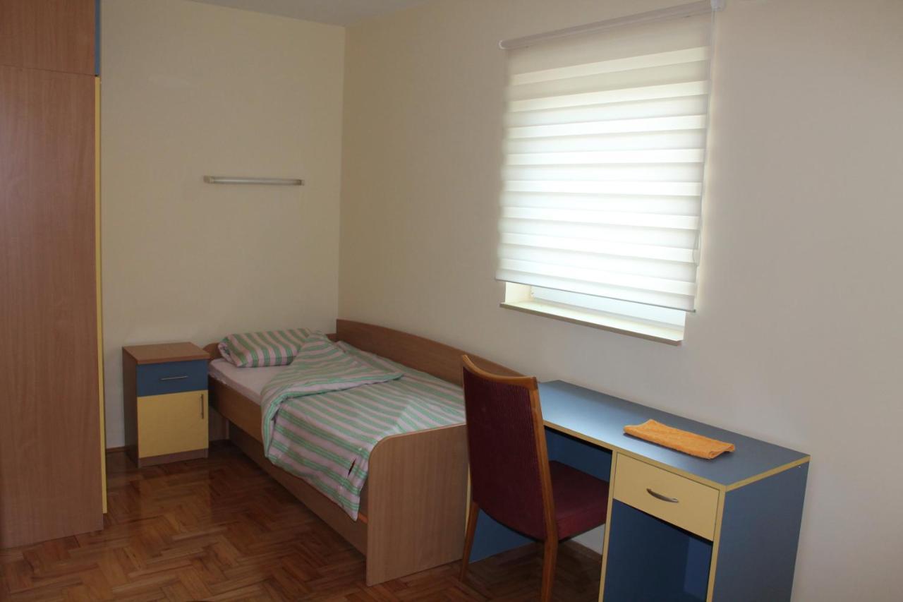 Hostel Teresianum Aleksinac Bagian luar foto