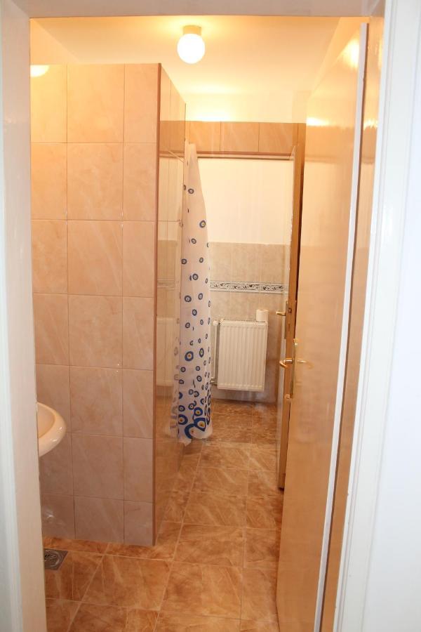 Hostel Teresianum Aleksinac Bagian luar foto