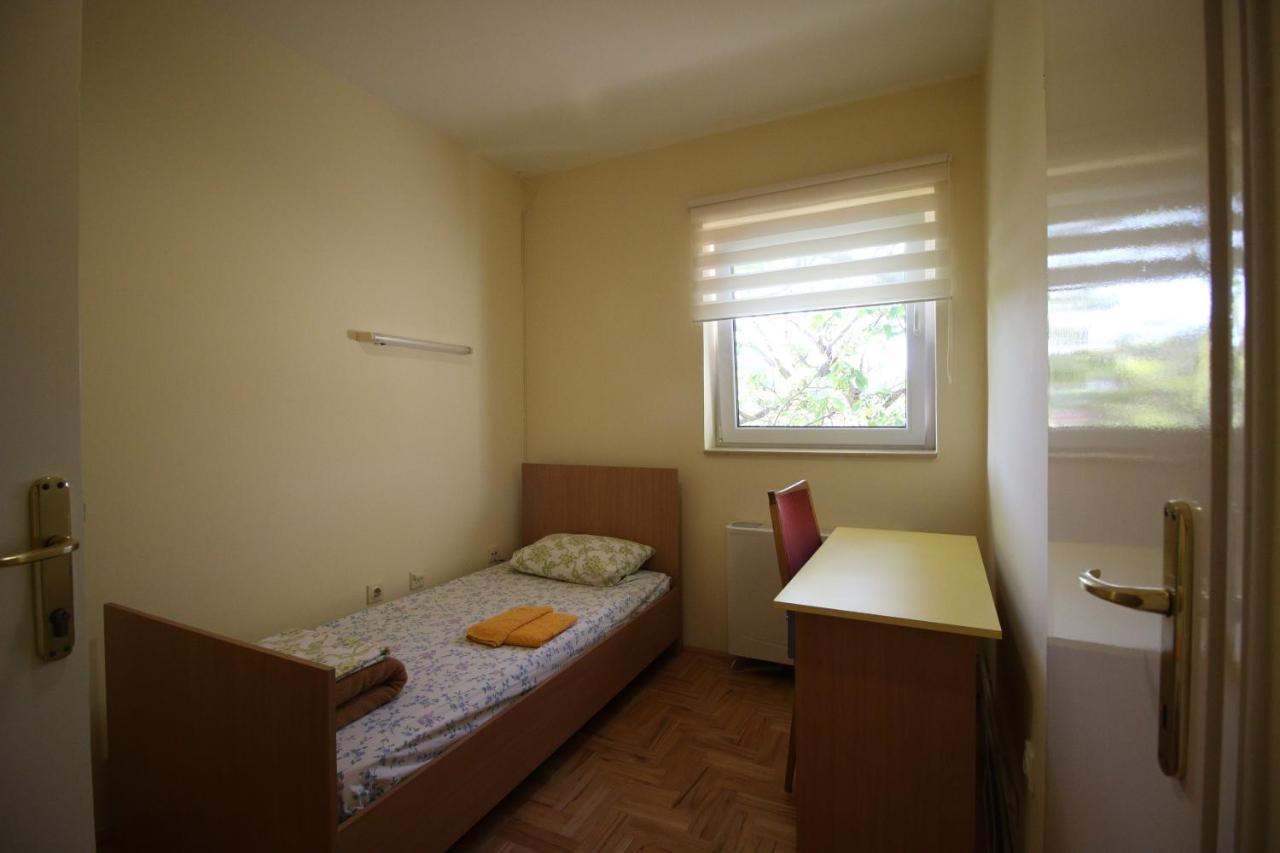 Hostel Teresianum Aleksinac Bagian luar foto