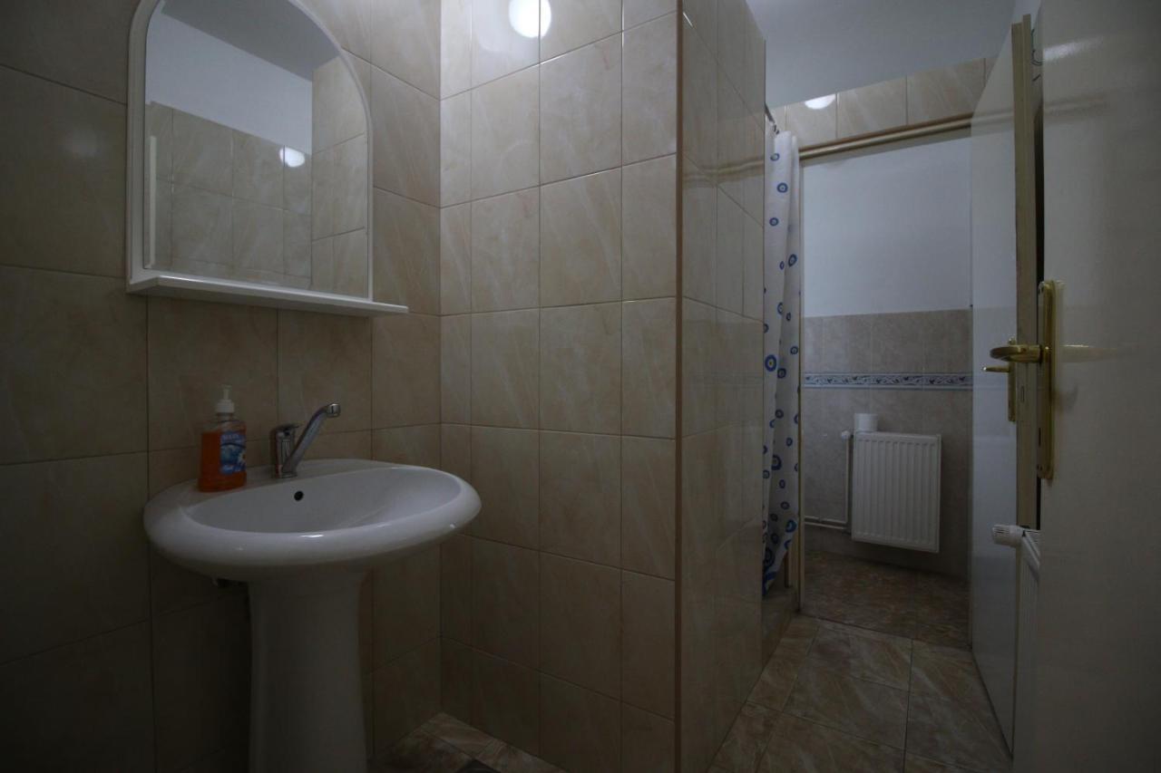 Hostel Teresianum Aleksinac Bagian luar foto